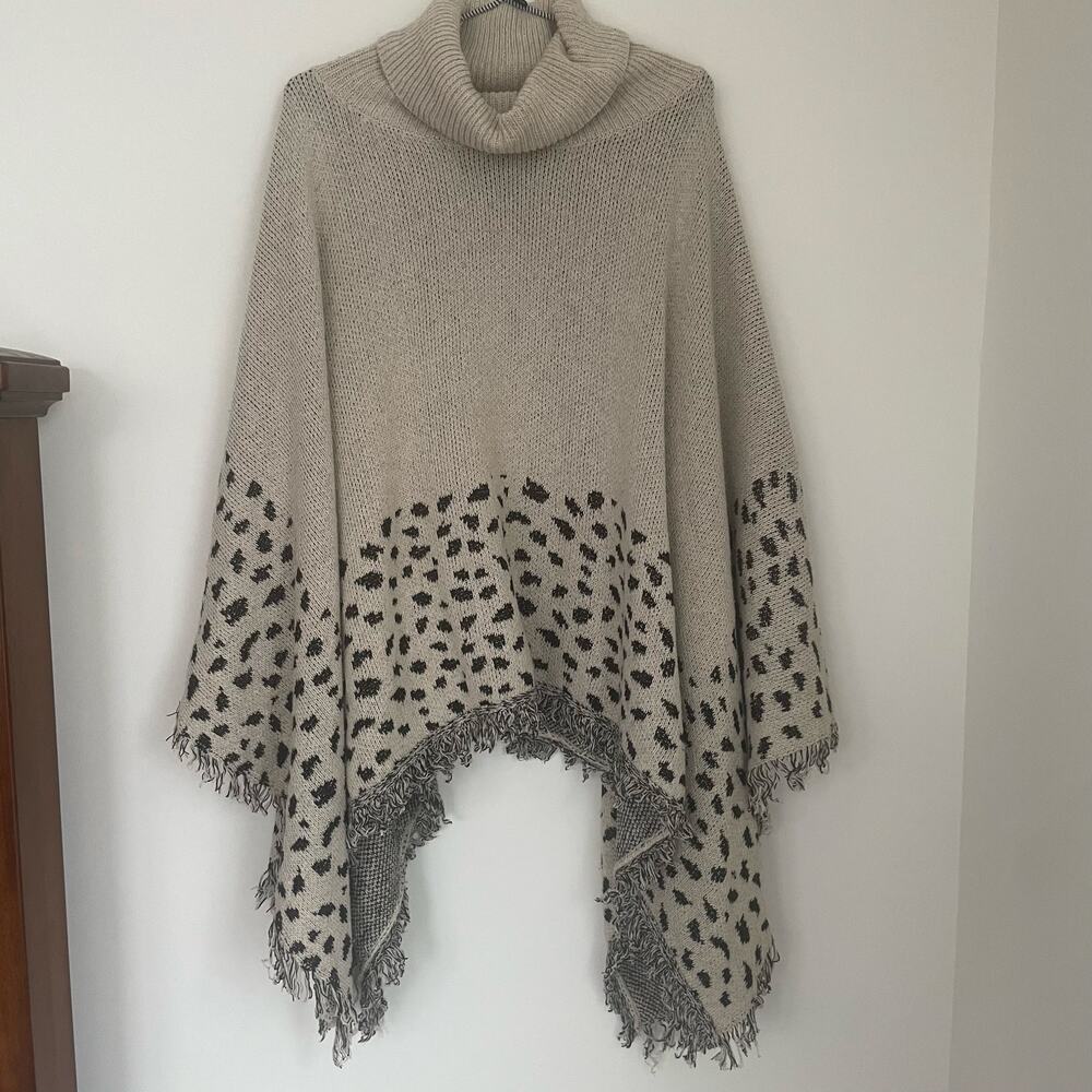 ENTRO "Riding into the Season" Women's Grey/Black Poncho size M/L - Picture 1 of 11